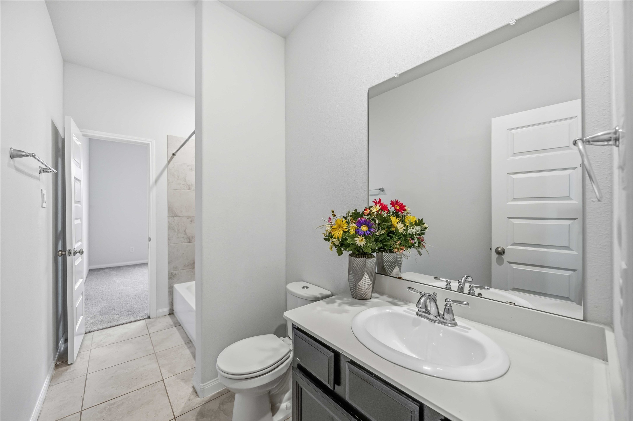 2425 Temple Crag Drive Rosharon, TX 77583 - Photo 22 of 32 Conveniently accessible from both the hallway and Bedroom 4, making it ideal for guests or multigenerational living.