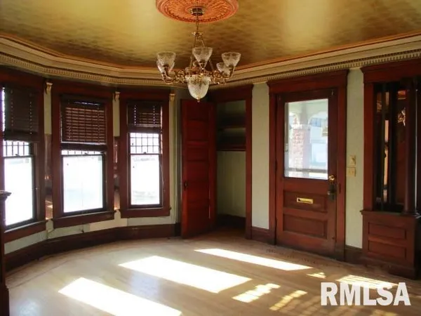 $50,500 | 501 North Lafayette Street, Macomb, IL 61455