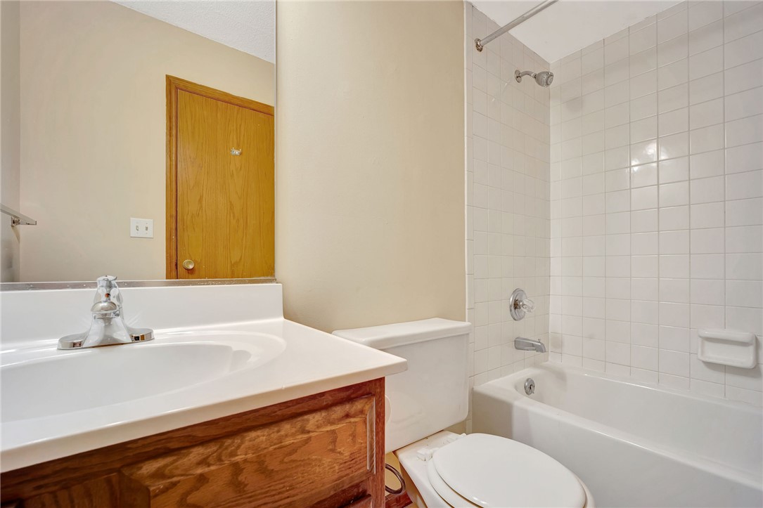 10667 Montgomery Road, Unit 13 Cincinnati, OH 45242 - Photo 24 of 39 Gallery Image 24