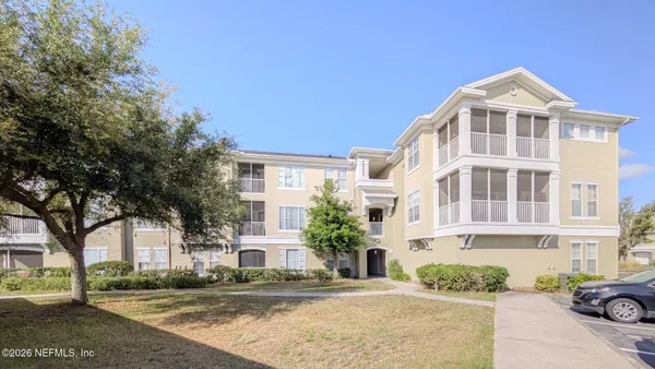 $908 | 8290 Gate Parkway West, Unit 147, Jacksonville, FL 32216