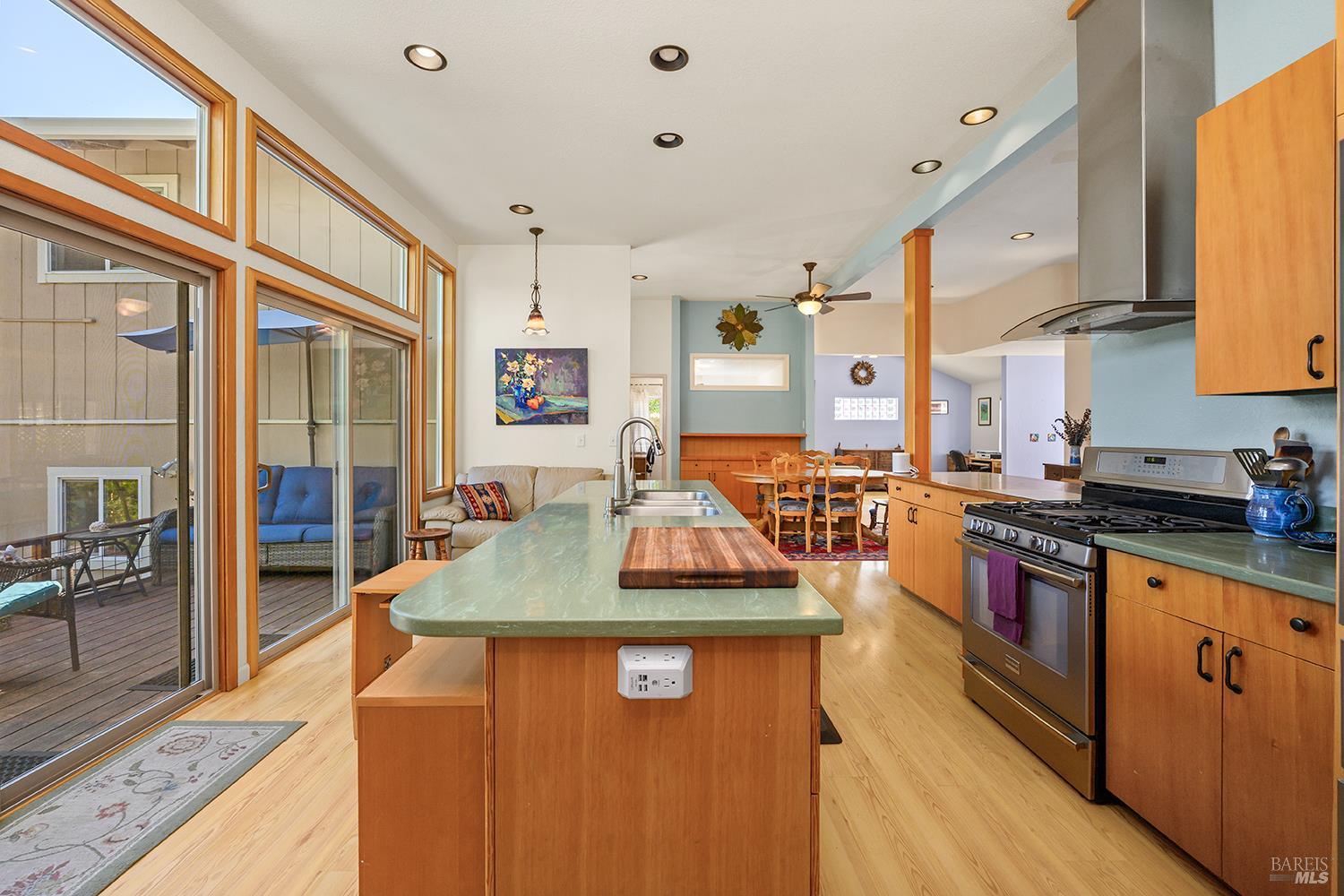 7350 Fircrest Avenue Sebastopol, CA 95472 - Photo 7 of 33