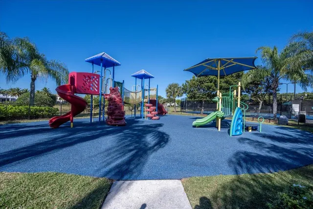 a view of outdoor space yard and porch