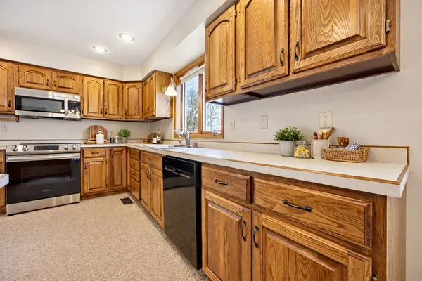 $1,350,000 | 33685 North Cotton Lake Road, Rochert, MN 56578