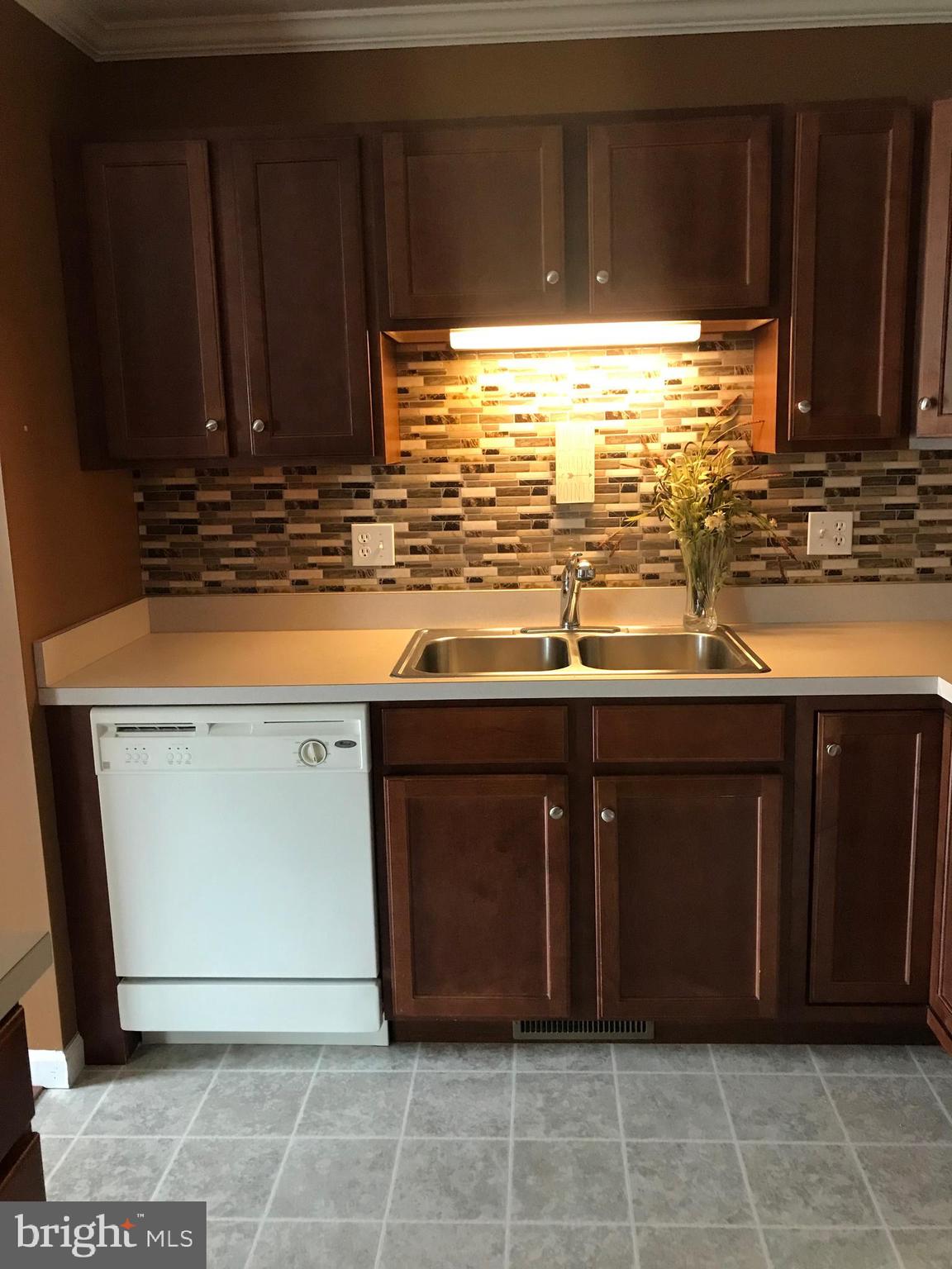 533 Fox Ridge Lane Lebanon, PA 17042 - Photo 6 of 42 Gallery Image 6