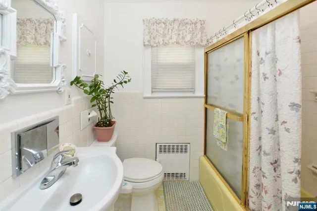 $550,000 | 507 James Street, New Milford, NJ 07646