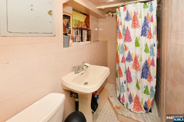 $550,000 | 507 James Street, New Milford, NJ 07646