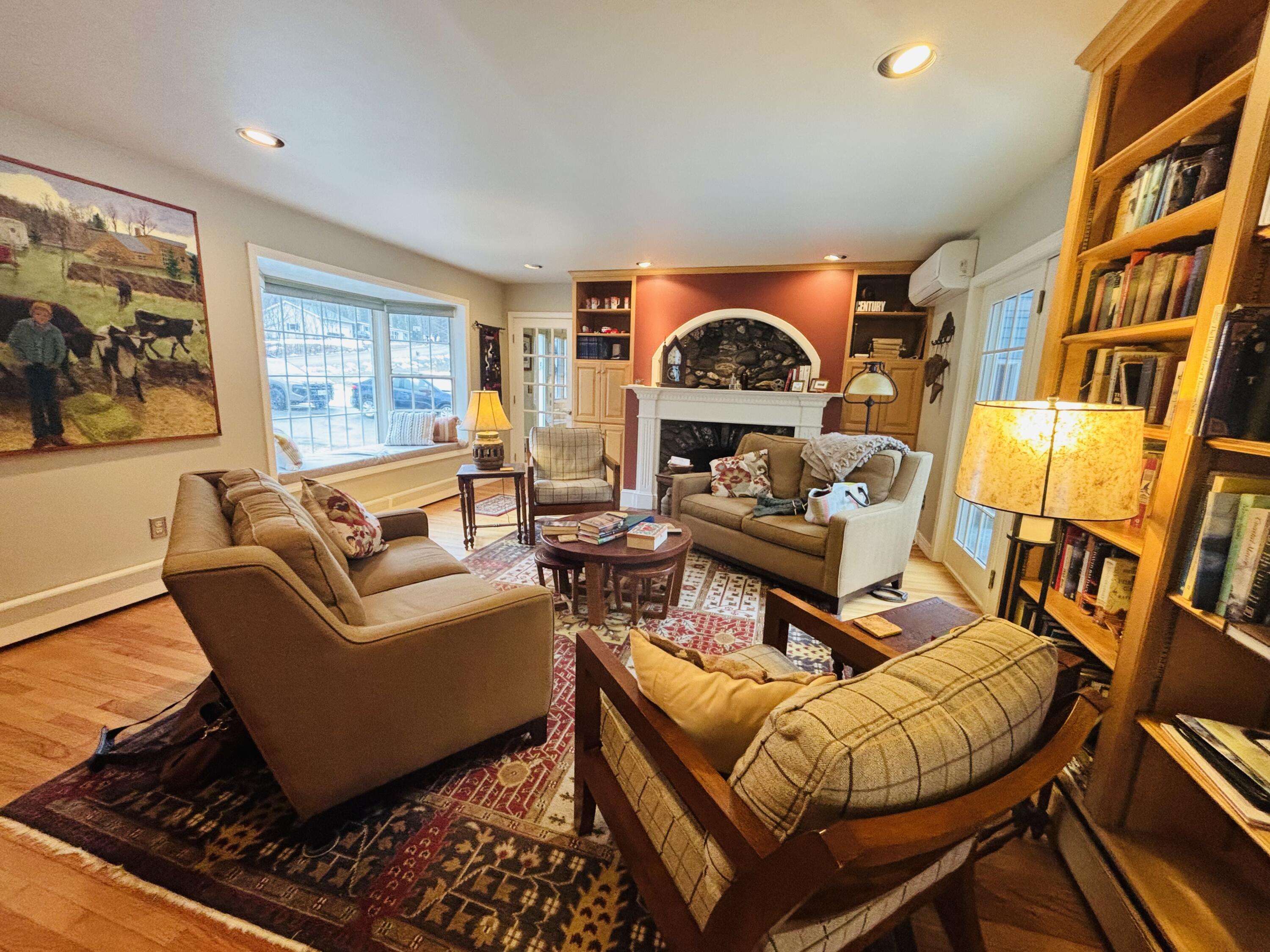 11 Baker Road Winterport, ME 04496 - Photo 26 of 57 Livingroom
