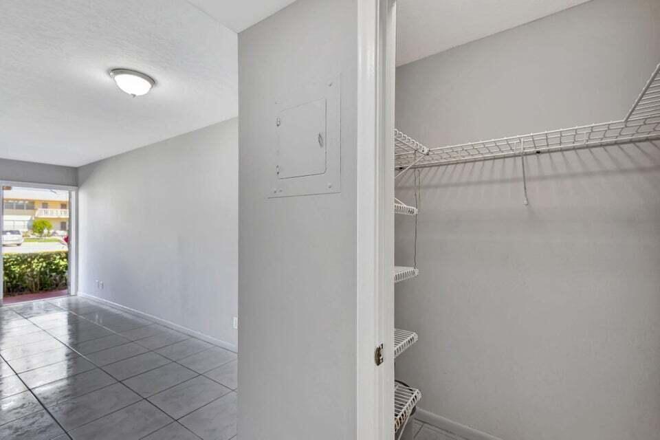 27 Camden B West Palm Beach, FL 33417 - Photo 9 of 34