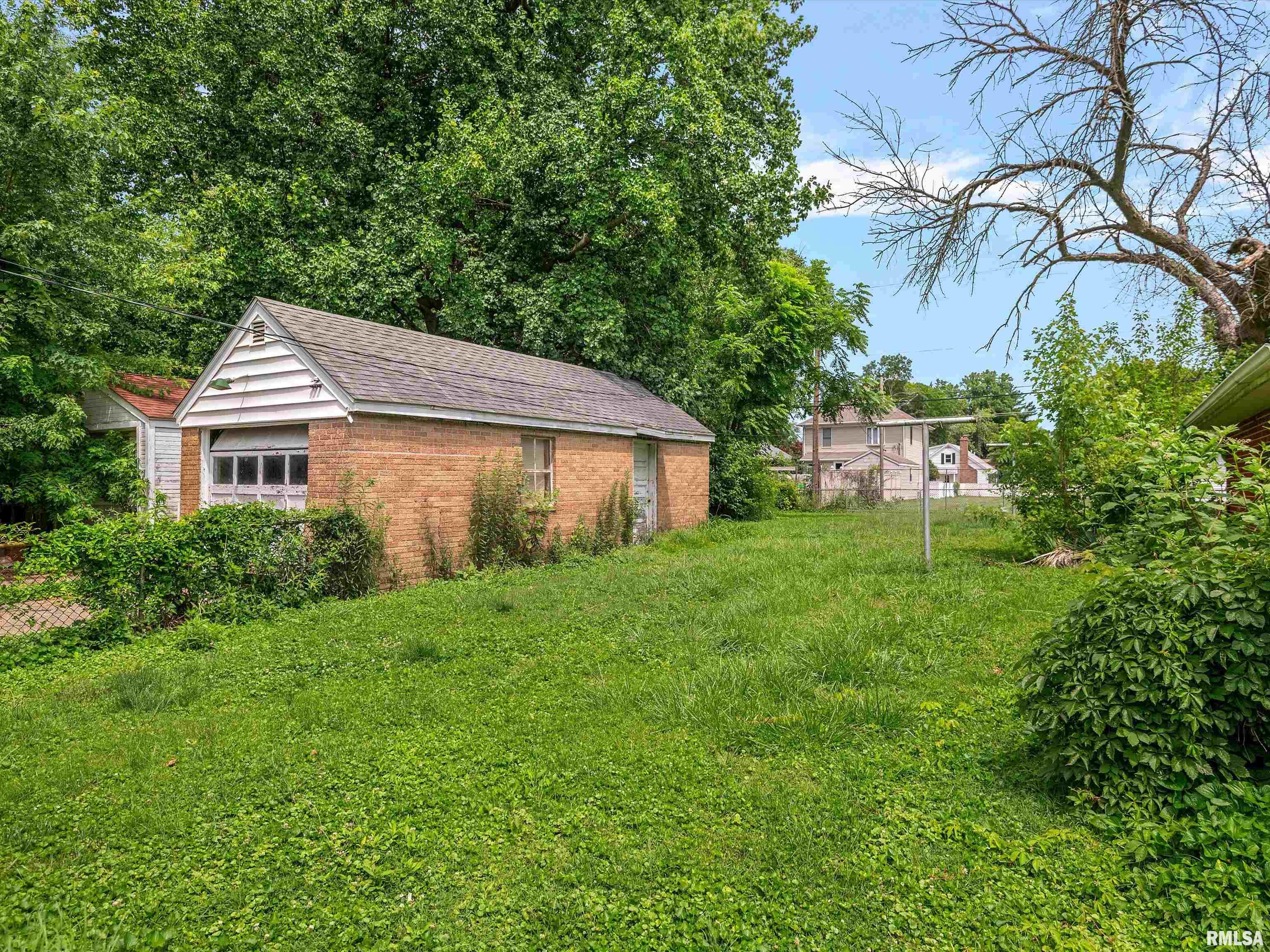 609 Wood Avenue Springfield, IL 62702 - Photo 26 of 30