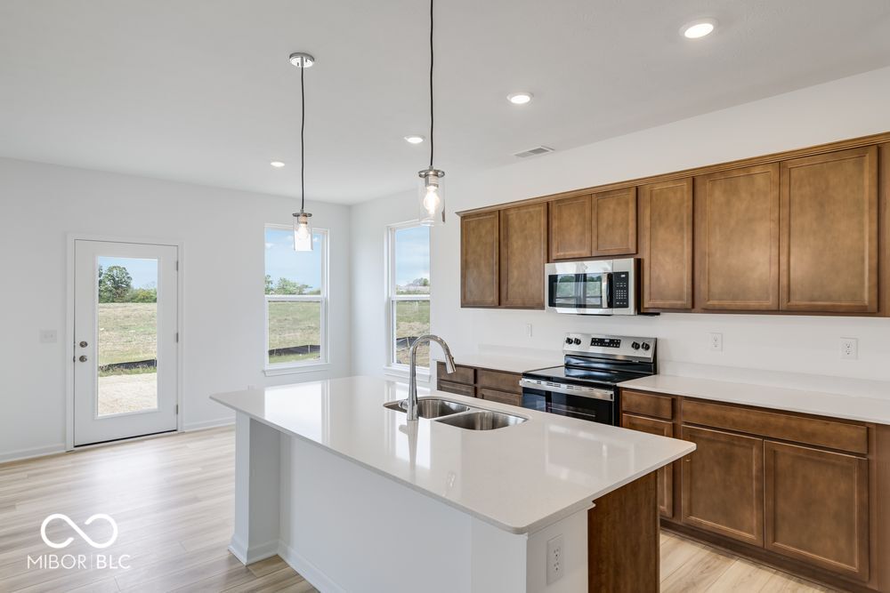 7505 Firecrest Lane Camby, IN 46113 - Photo 8 of 46