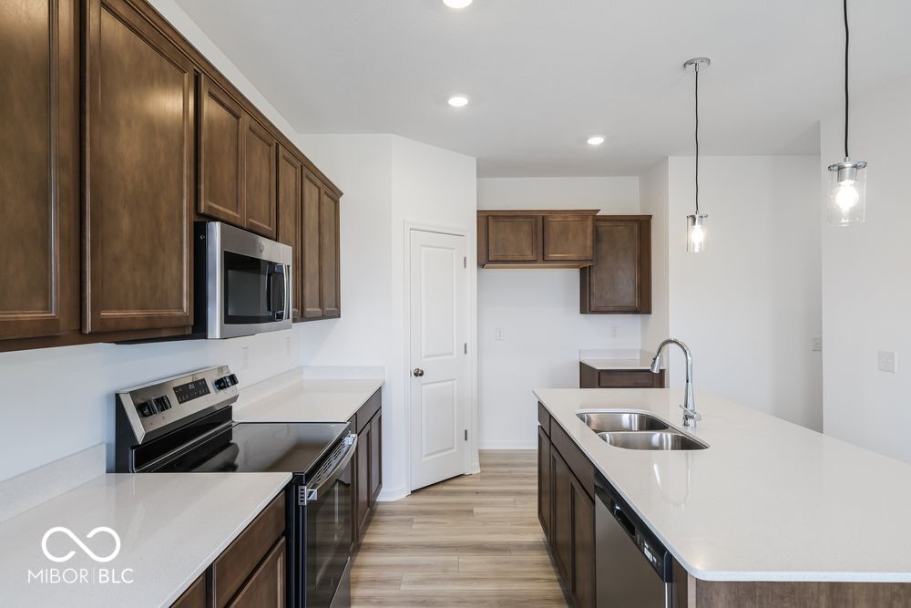 7505 Firecrest Lane Camby, IN 46113 - Photo 10 of 46