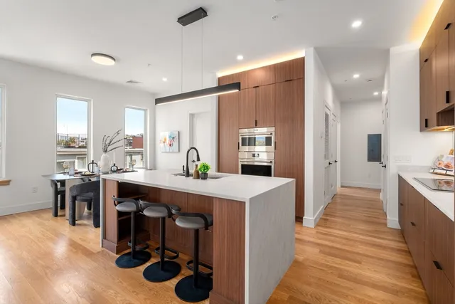$1,725,000 | 58 Kent, Unit 404, Brookline, MA 02445