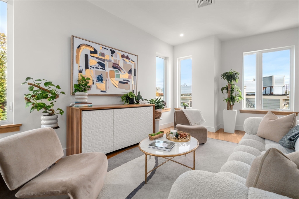 58 Kent, Unit 404 Brookline, MA 02445 - Photo 7 of 22