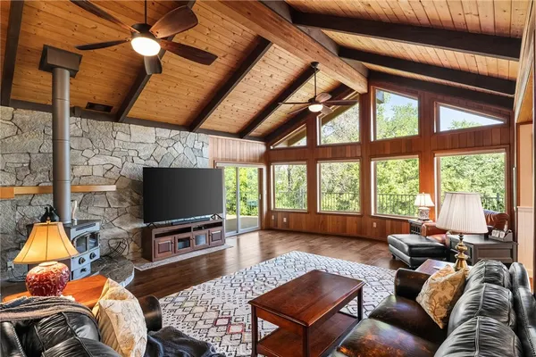 $599,999 | 5360 Treasure Hill Drive, Oroville, CA 95966