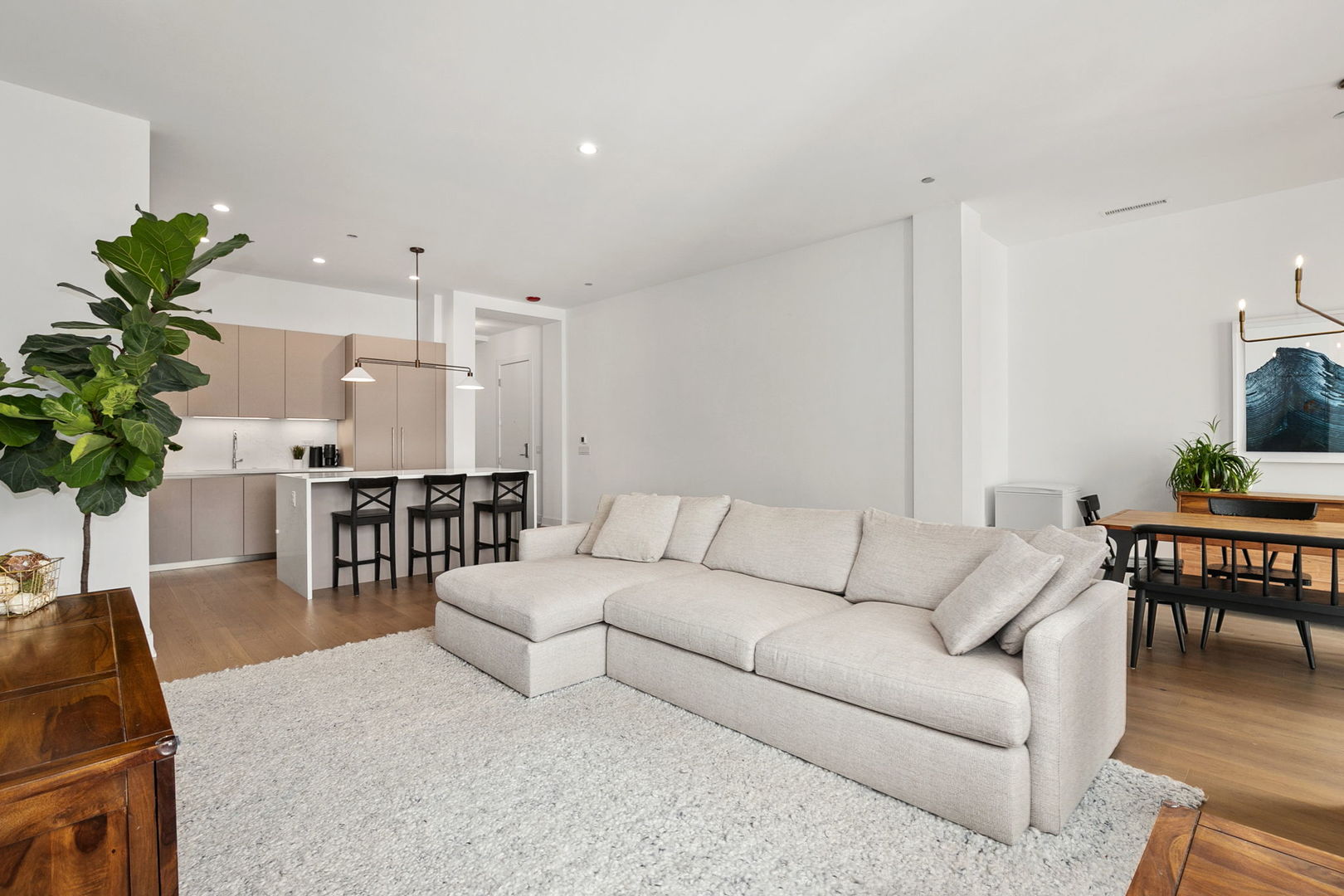 323 South Racine Avenue, Unit 6C Chicago, IL 60607 - Photo 9 of 41 Gallery Image 9