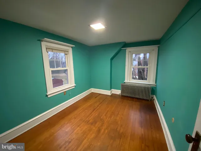 a view of empty room with window