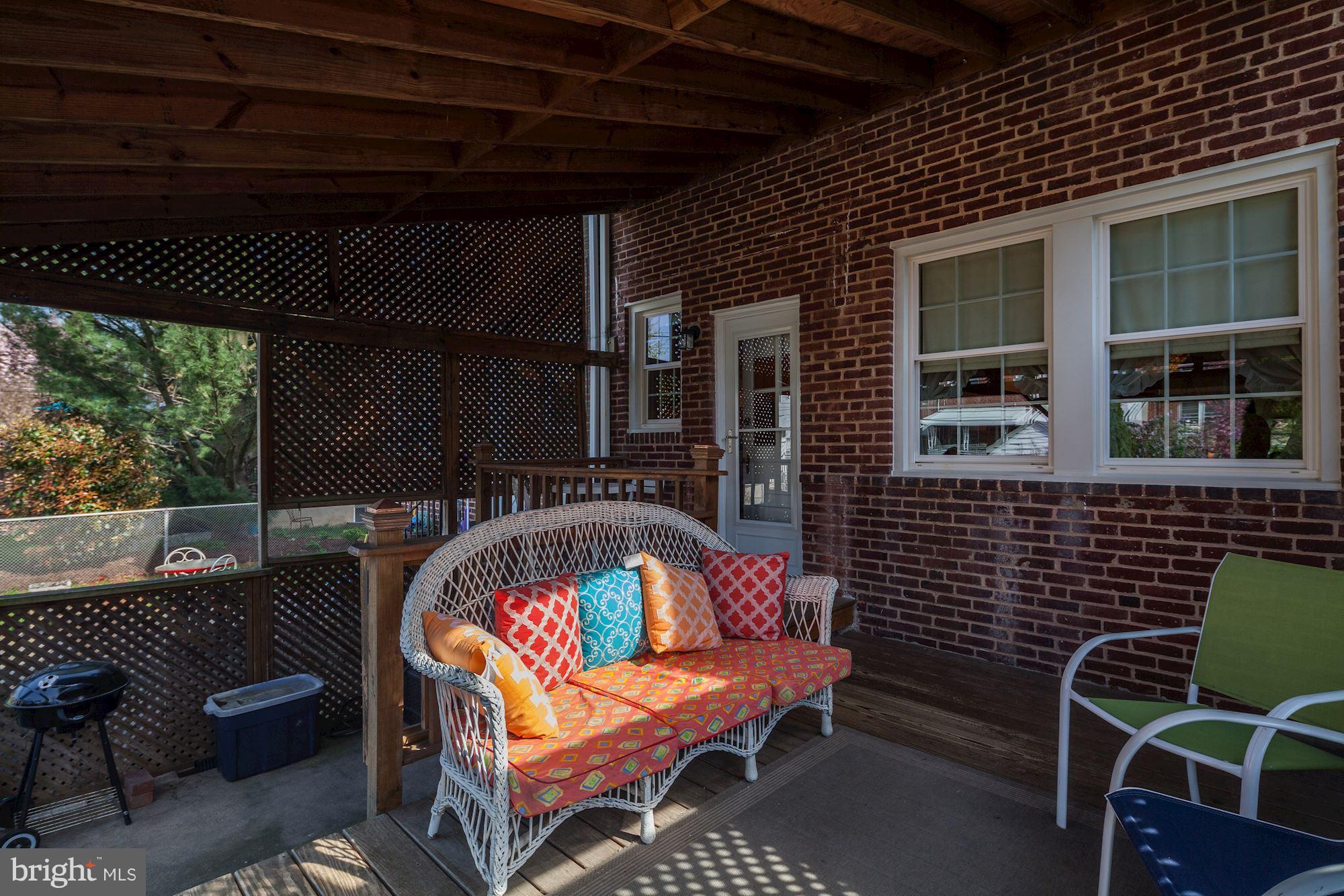 222 Ridge Avenue Baltimore, MD 21286 - Photo 29 of 30 a view of a chairs and a table in the patio