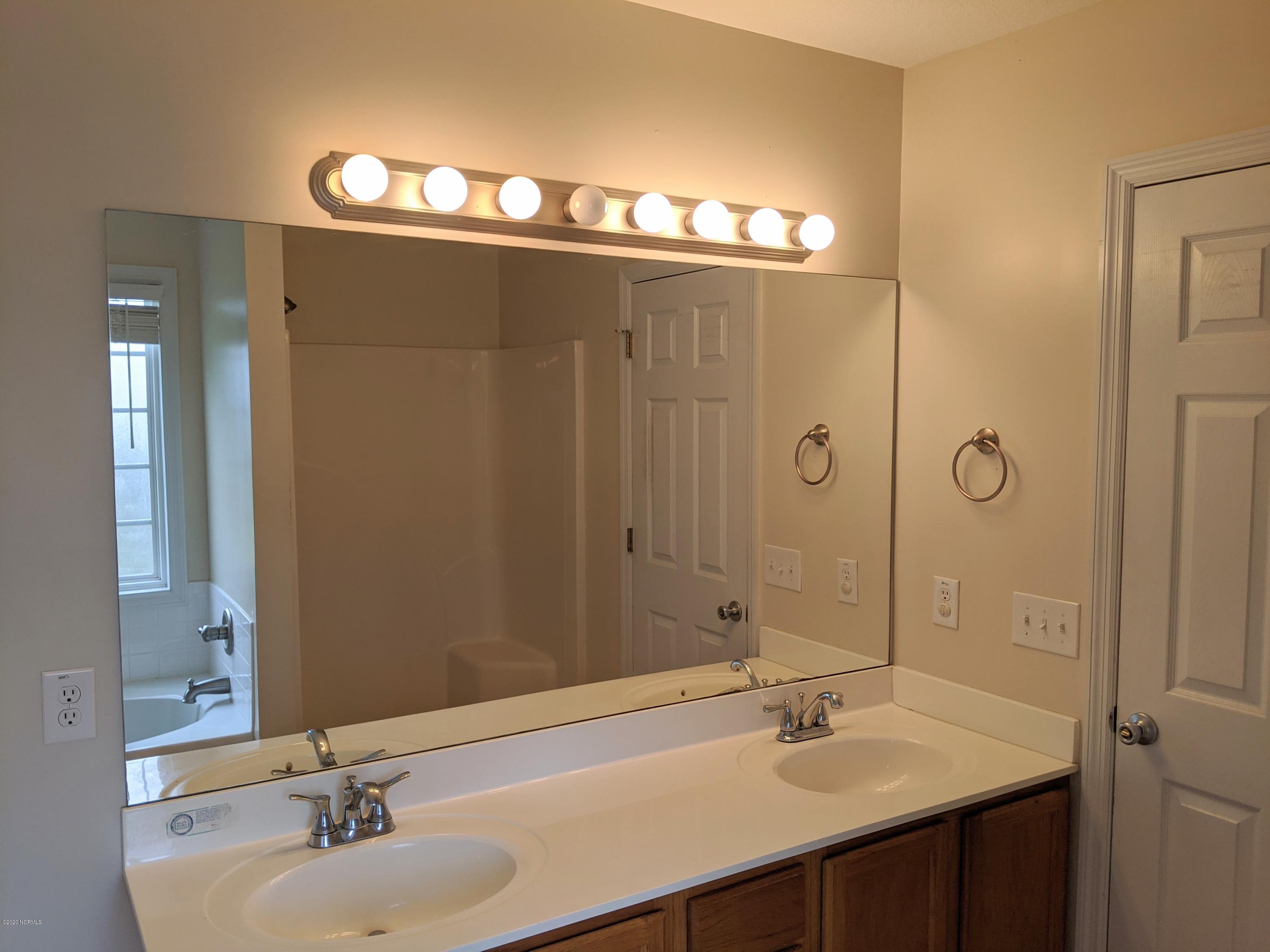 646 Ben Williams Road Jacksonville, NC 28540 - Photo 23 of 57 Master Bathroom