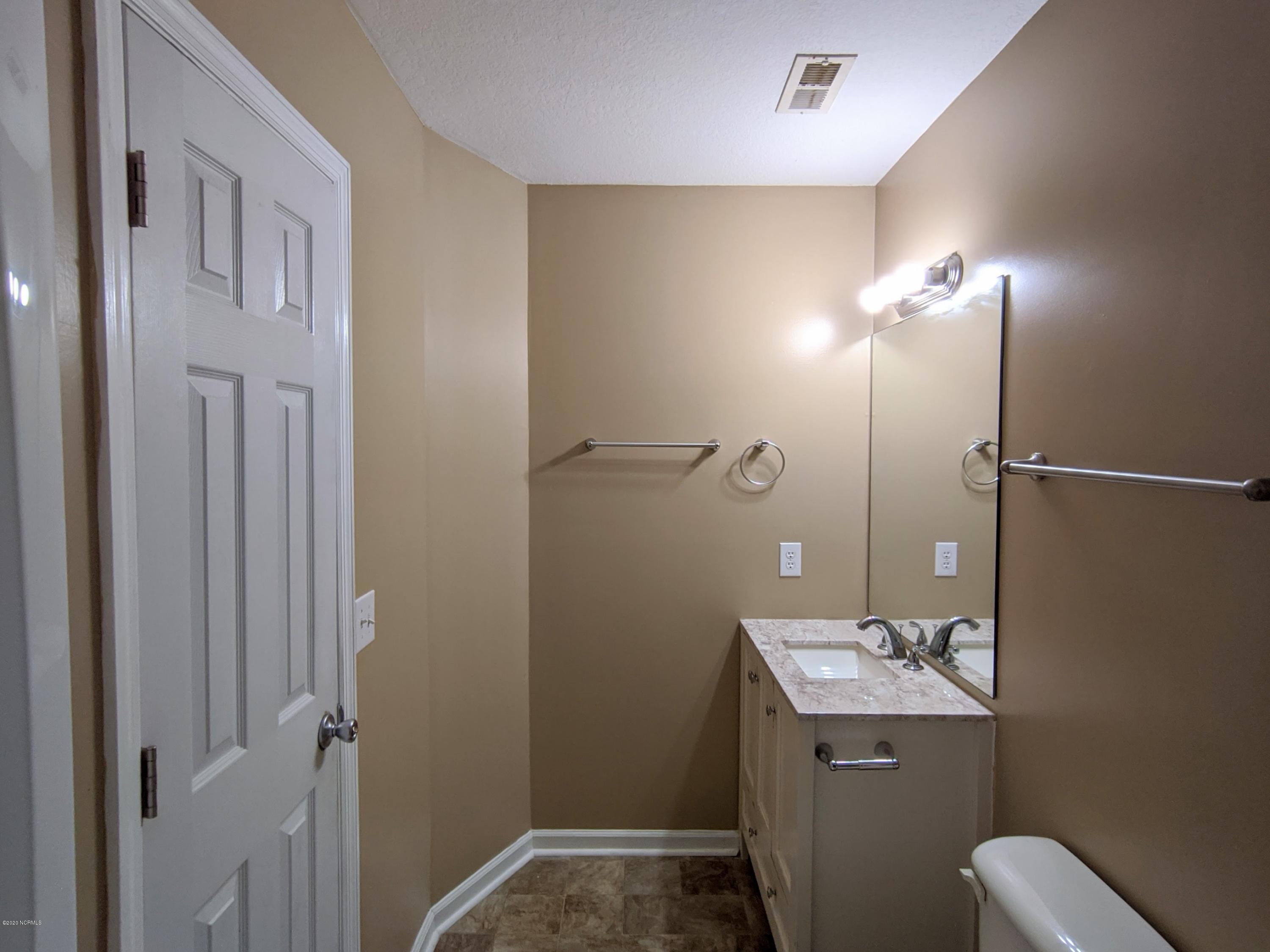 646 Ben Williams Road Jacksonville, NC 28540 - Photo 31 of 57 Upstairs Bathroom