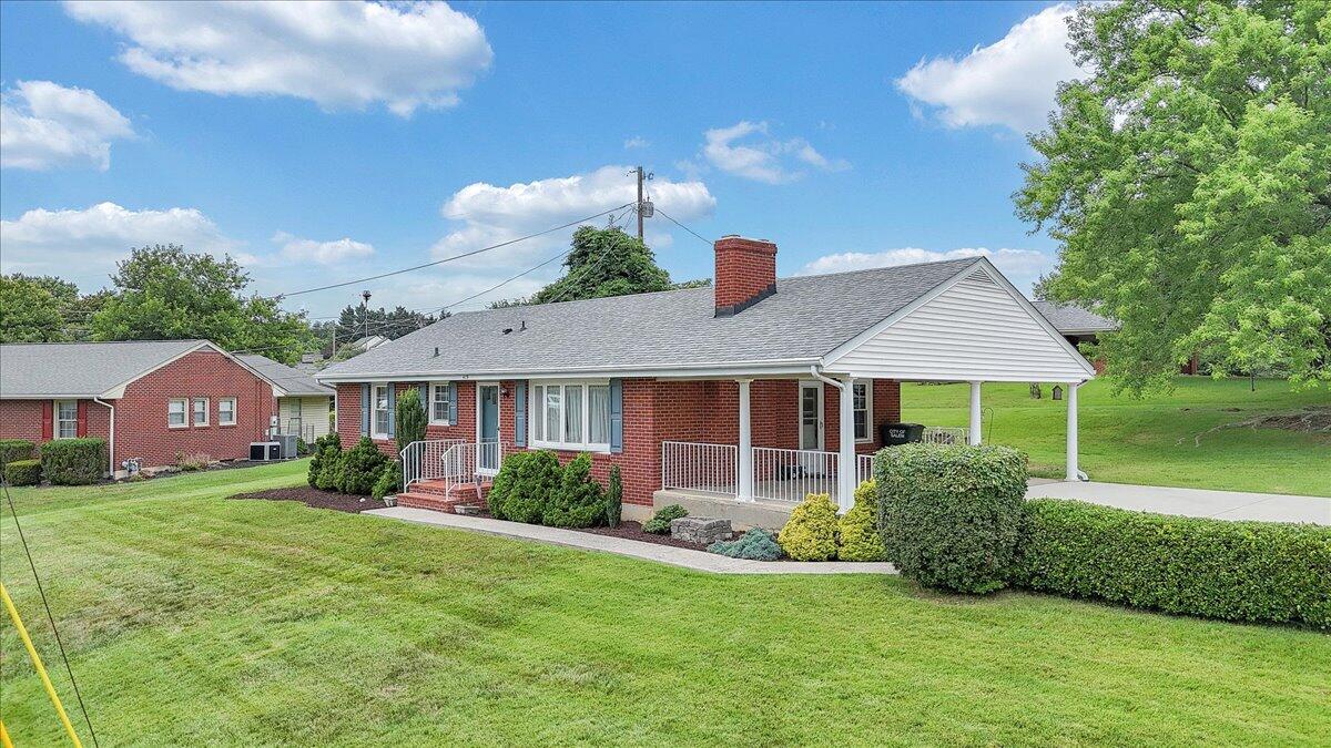 419 Diamond Road Salem, VA 24153 - Photo 49 of 76 01-DJI_20250710095902_0020_D