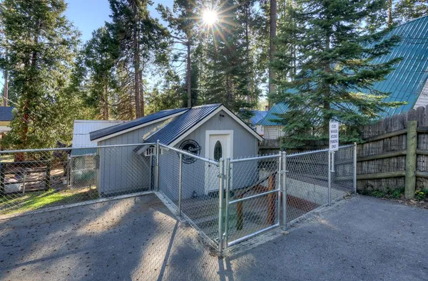 $1,075,000 | 41930 Buckeye Lane, Shaver Lake, CA 93664
