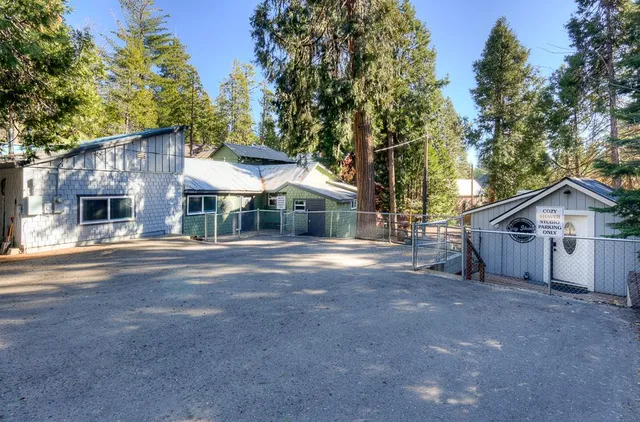 $1,075,000 | 41930 Buckeye Lane, Shaver Lake, CA 93664