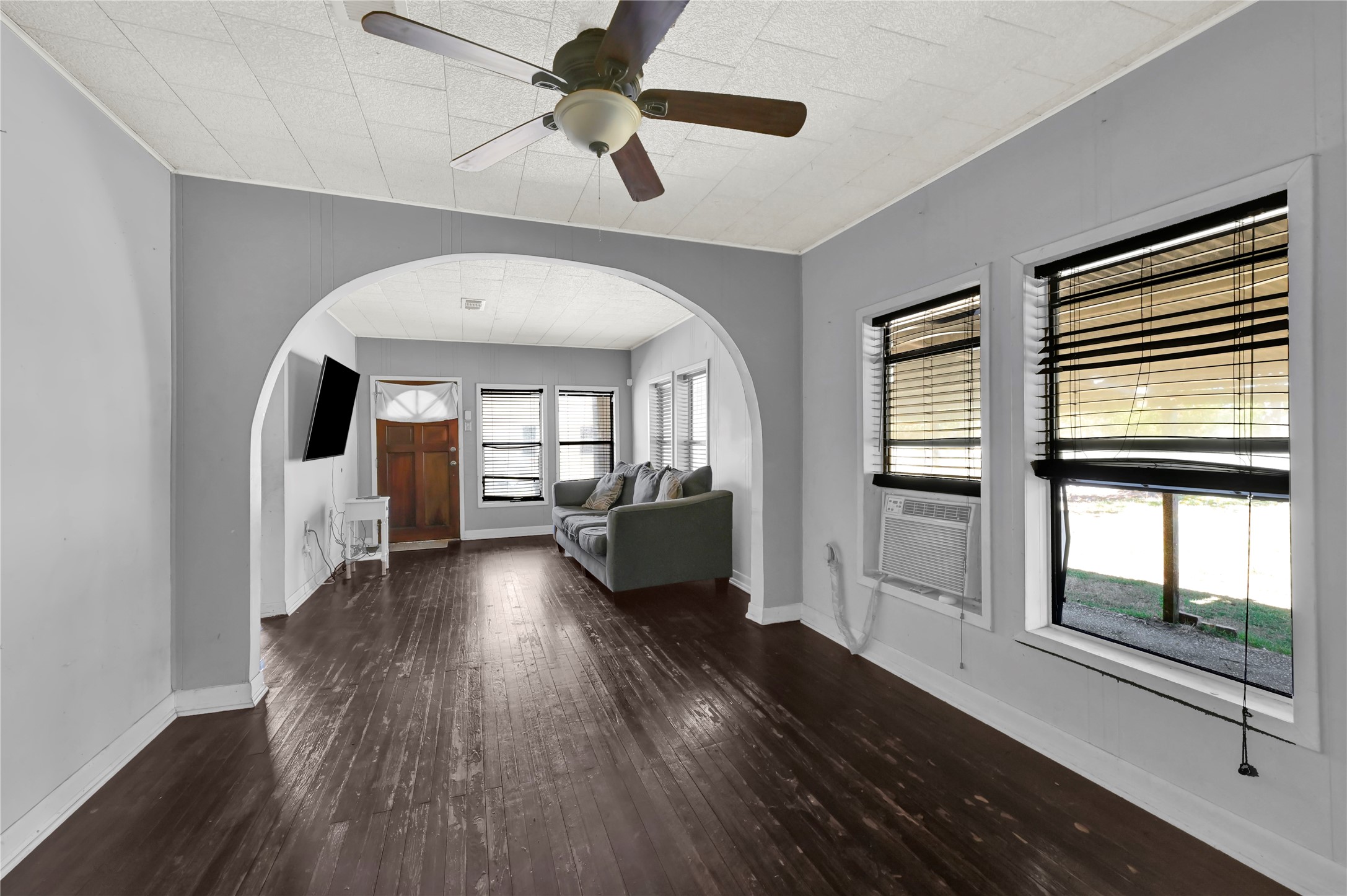 720 Yupon Street Baytown, TX 77520 - Photo 4 of 15 a view of gallery