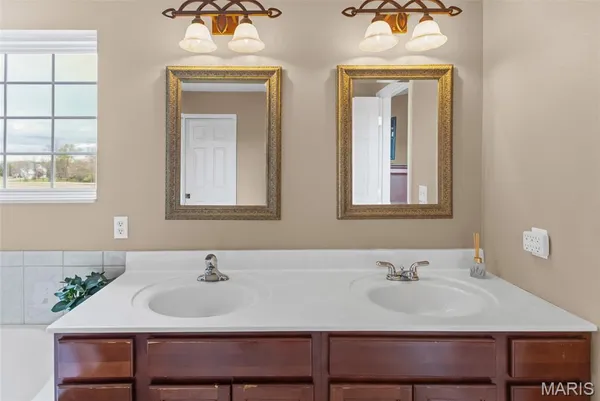 $799,000 | 5878 Eaton Lane, Edwardsville, IL 62025