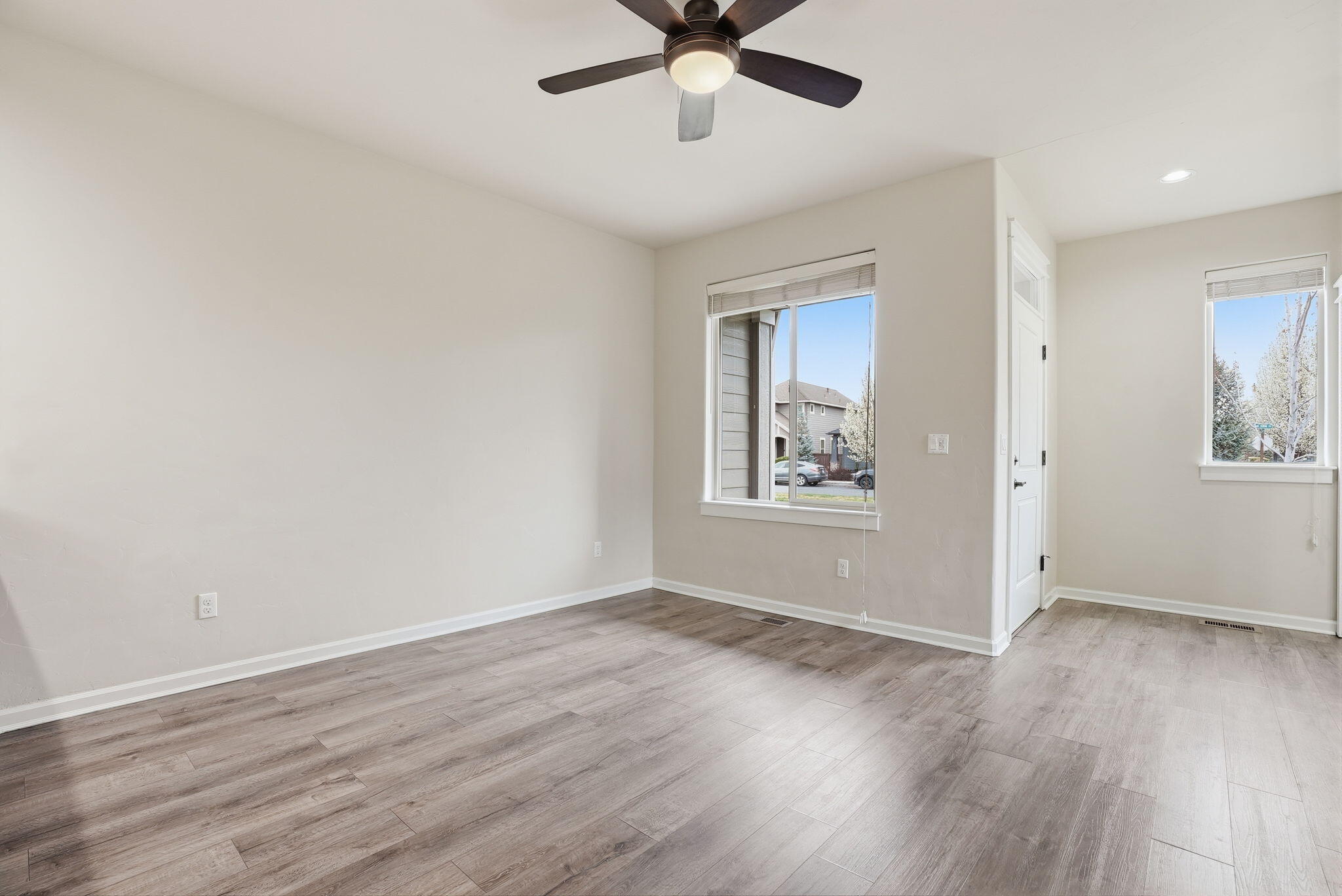 3249 Southwest 28th Street Redmond, OR 97756 - Photo 6 of 36 6-web-or-mls-Riley_Visuals_006