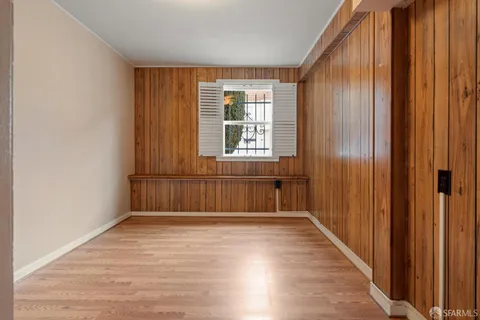 a close up of a street sign