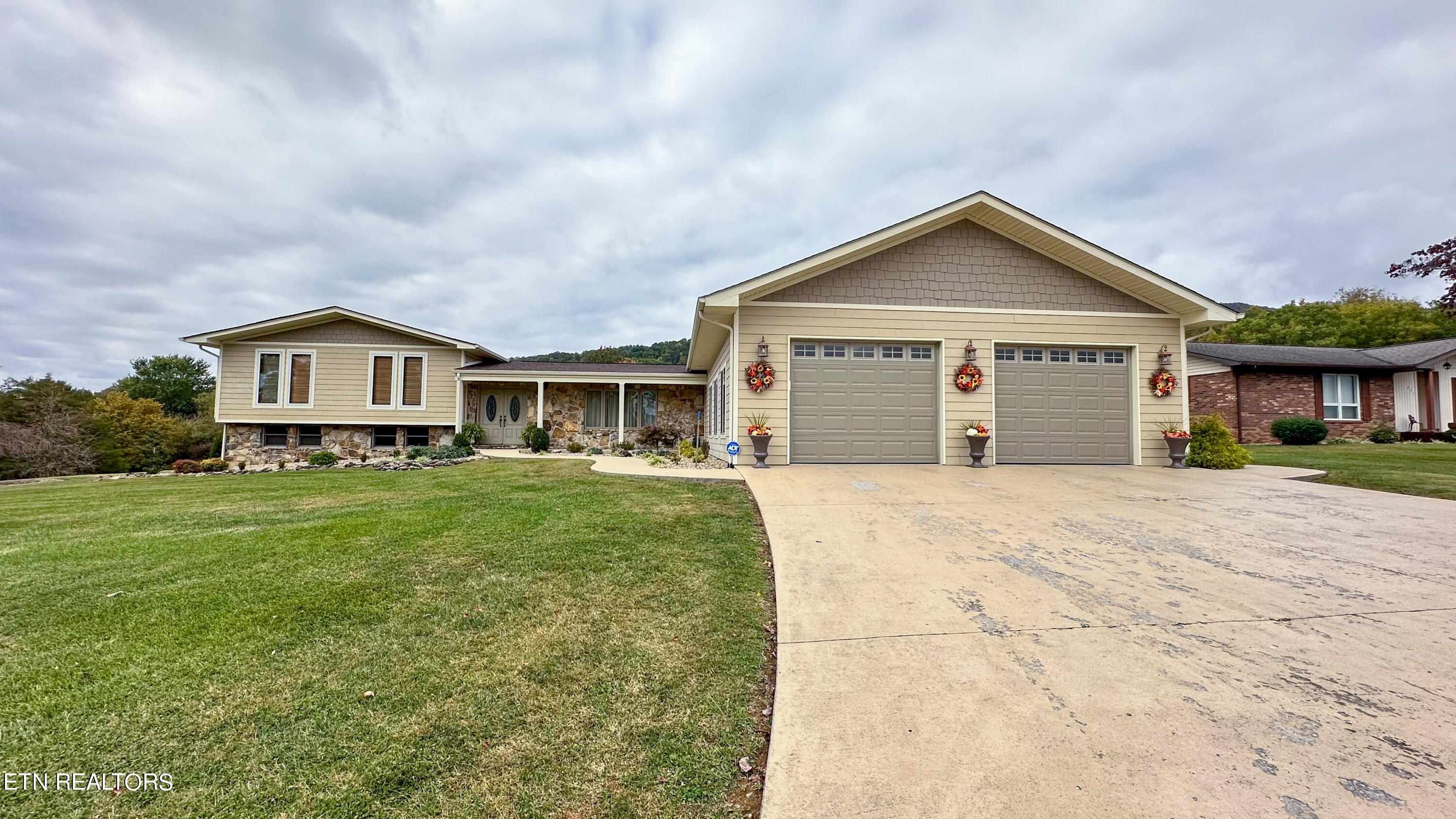 225 Kincaid Road Harrogate, TN 37752 - Photo 1 of 60 225 Kincaid-88