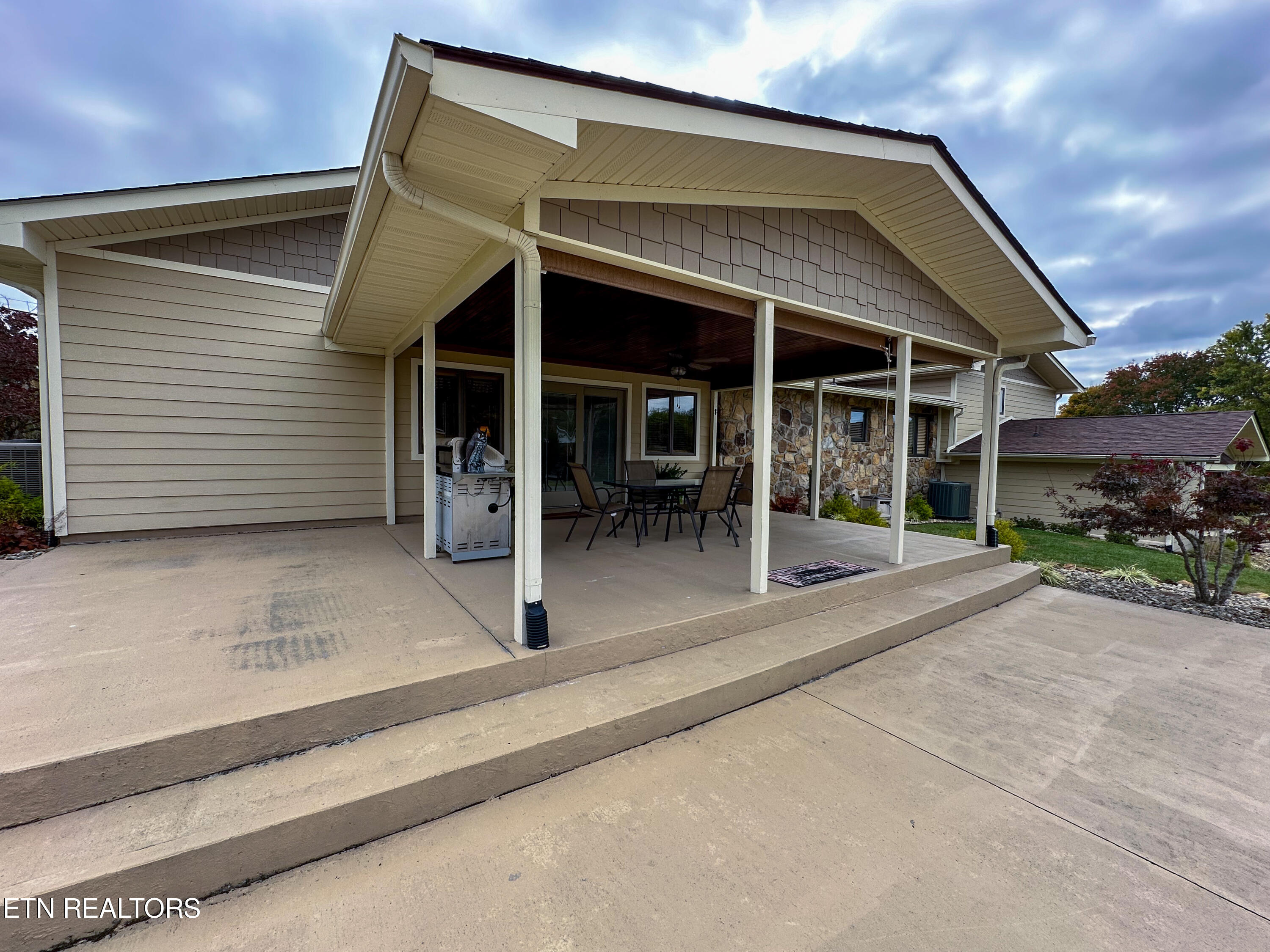 225 Kincaid Road Harrogate, TN 37752 - Photo 6 of 60 225 Kincaid-79