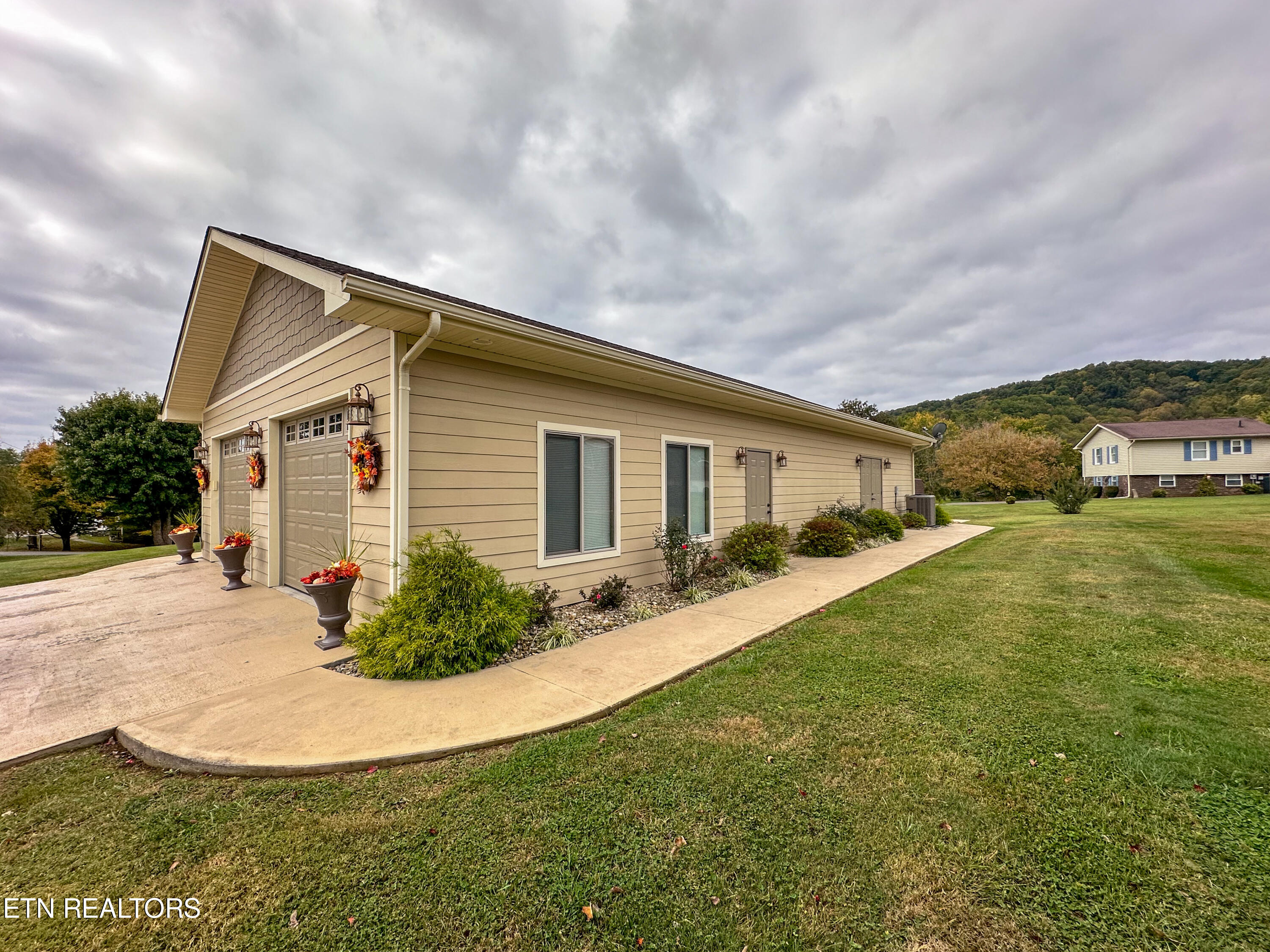 225 Kincaid Road Harrogate, TN 37752 - Photo 8 of 60 225 Kincaid-85