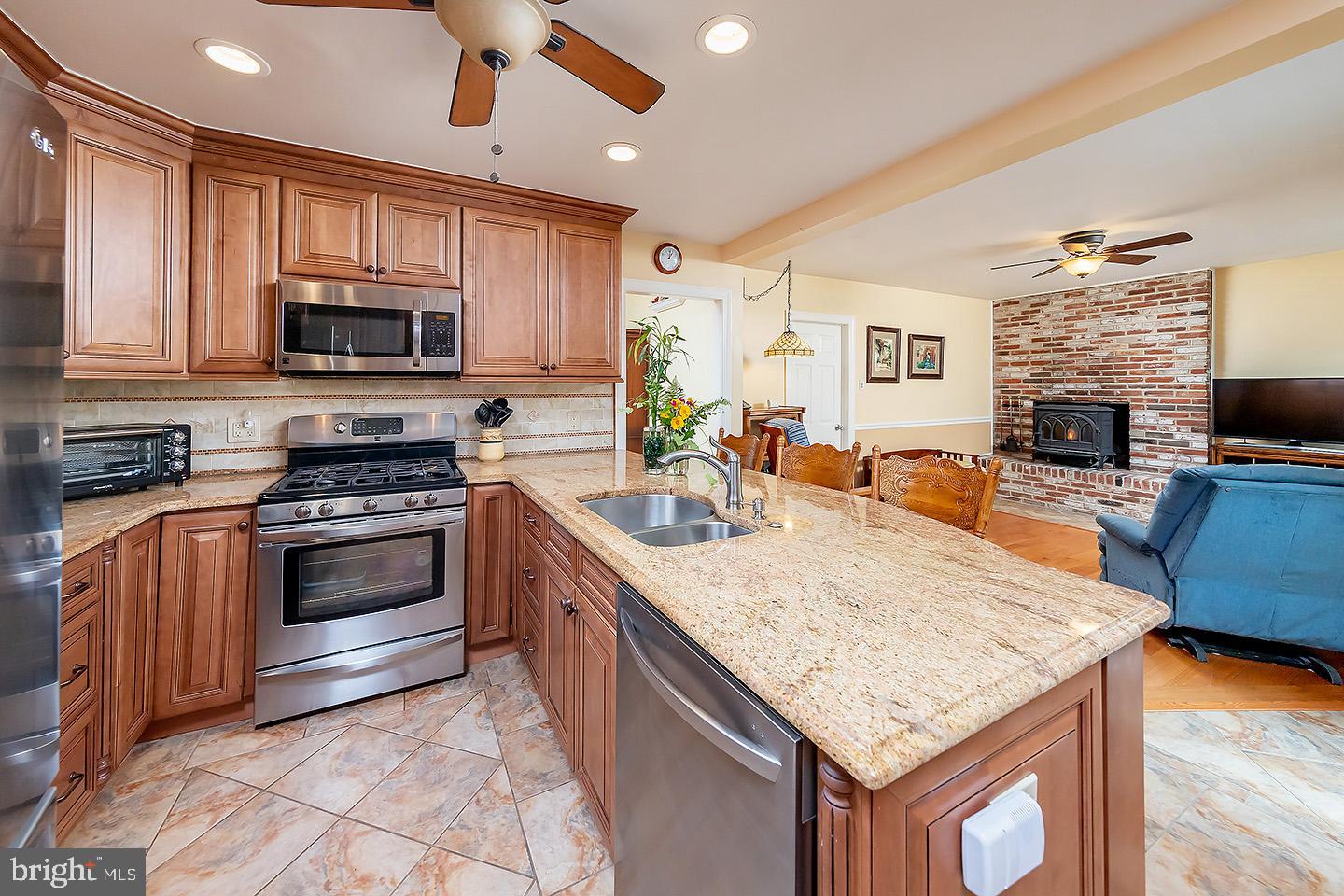 106 Haines Road Mount Laurel, NJ 08054 - Photo 10 of 27 Kitchen