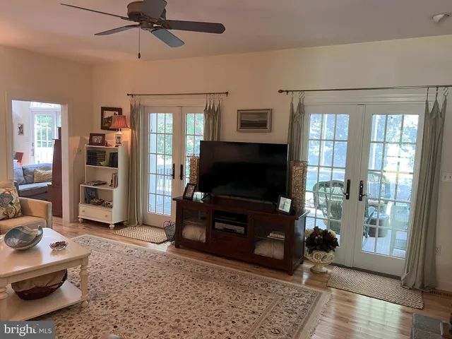 $1,150,000 | 4 South Lake Terrace, Rehoboth Beach, DE 19971