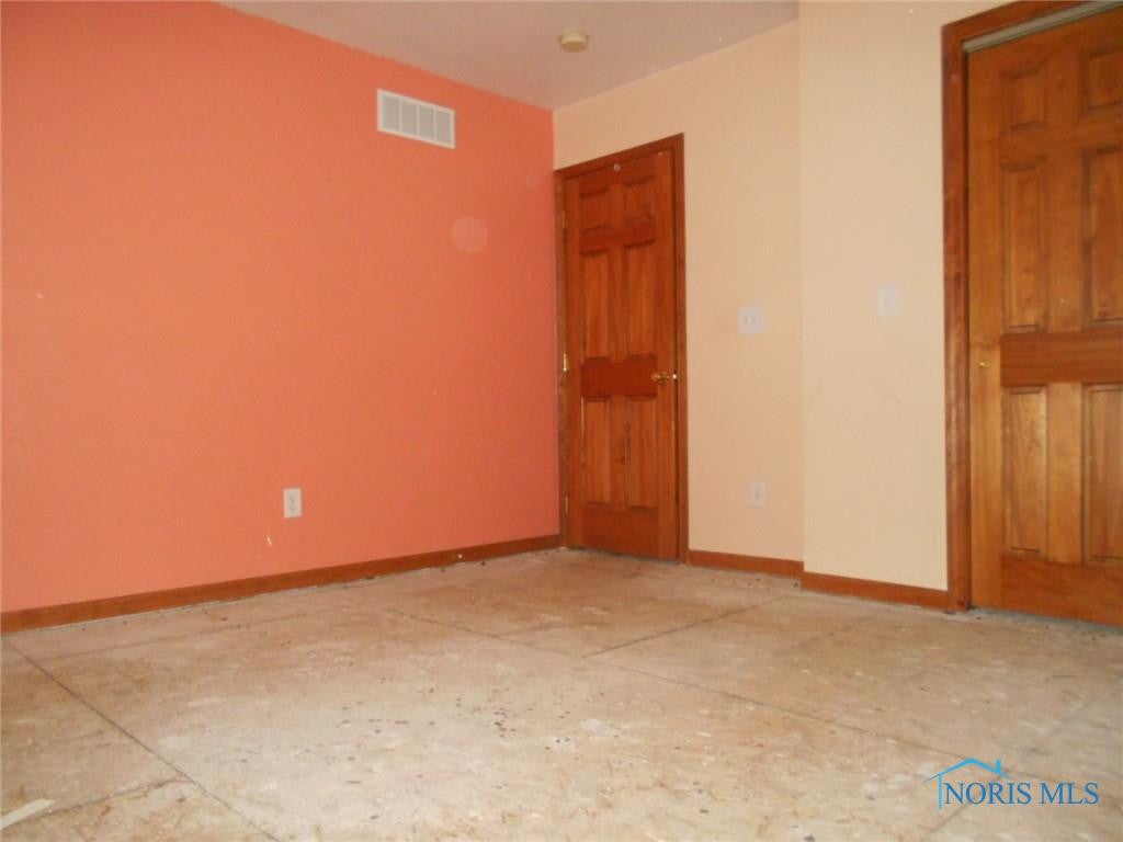 5207 Rowland Road Toledo, OH 43613 - Photo 7 of 14 Photo 7