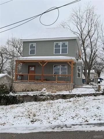 $234,000 | 121 South 5th Street, De Soto, MO 63020