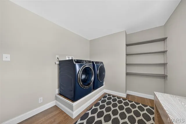 $484,900 | 107 Falmouth Drive, Ballwin, MO 63011