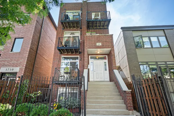 $599,000 | 1712 North Albany Avenue, Unit 1, Chicago, IL 60647