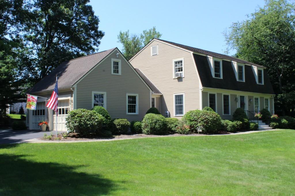 1104 Neipsic Road Glastonbury, CT 06033 - Photo 1 of 1