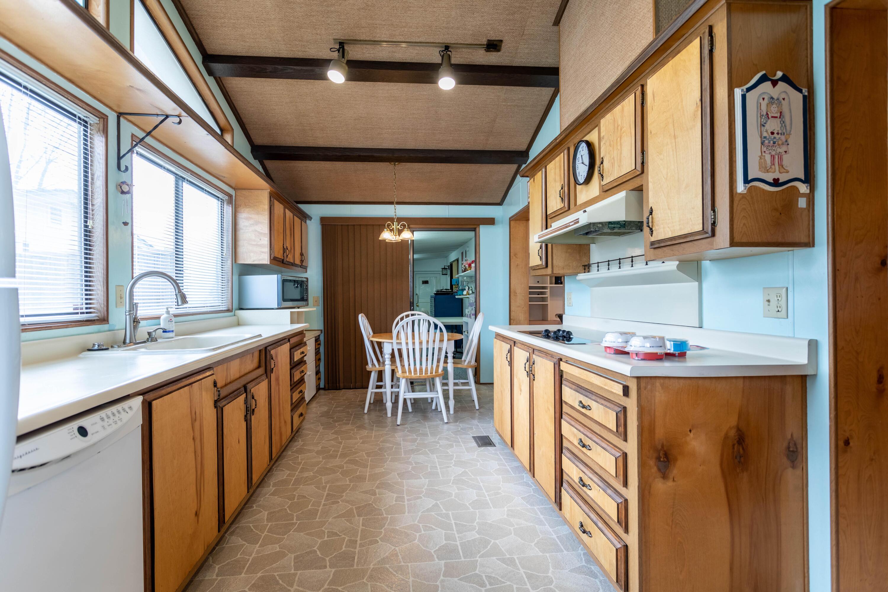 555 Freeman Road, Unit 192 Central Point, OR 97502 - Photo 12 of 26 13