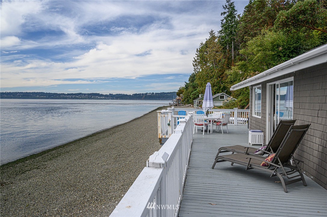 13903 Southwest Pohl Road Vashon, WA 98070 - Photo 17 of 31