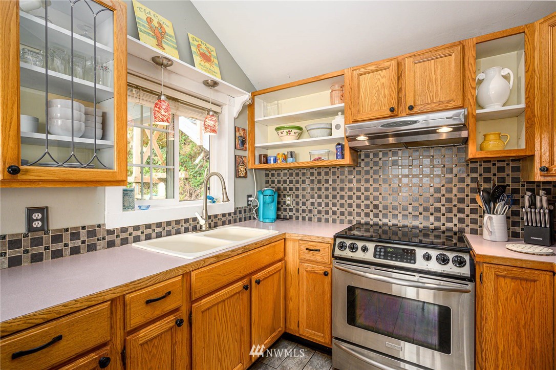 13903 Southwest Pohl Road Vashon, WA 98070 - Photo 6 of 31