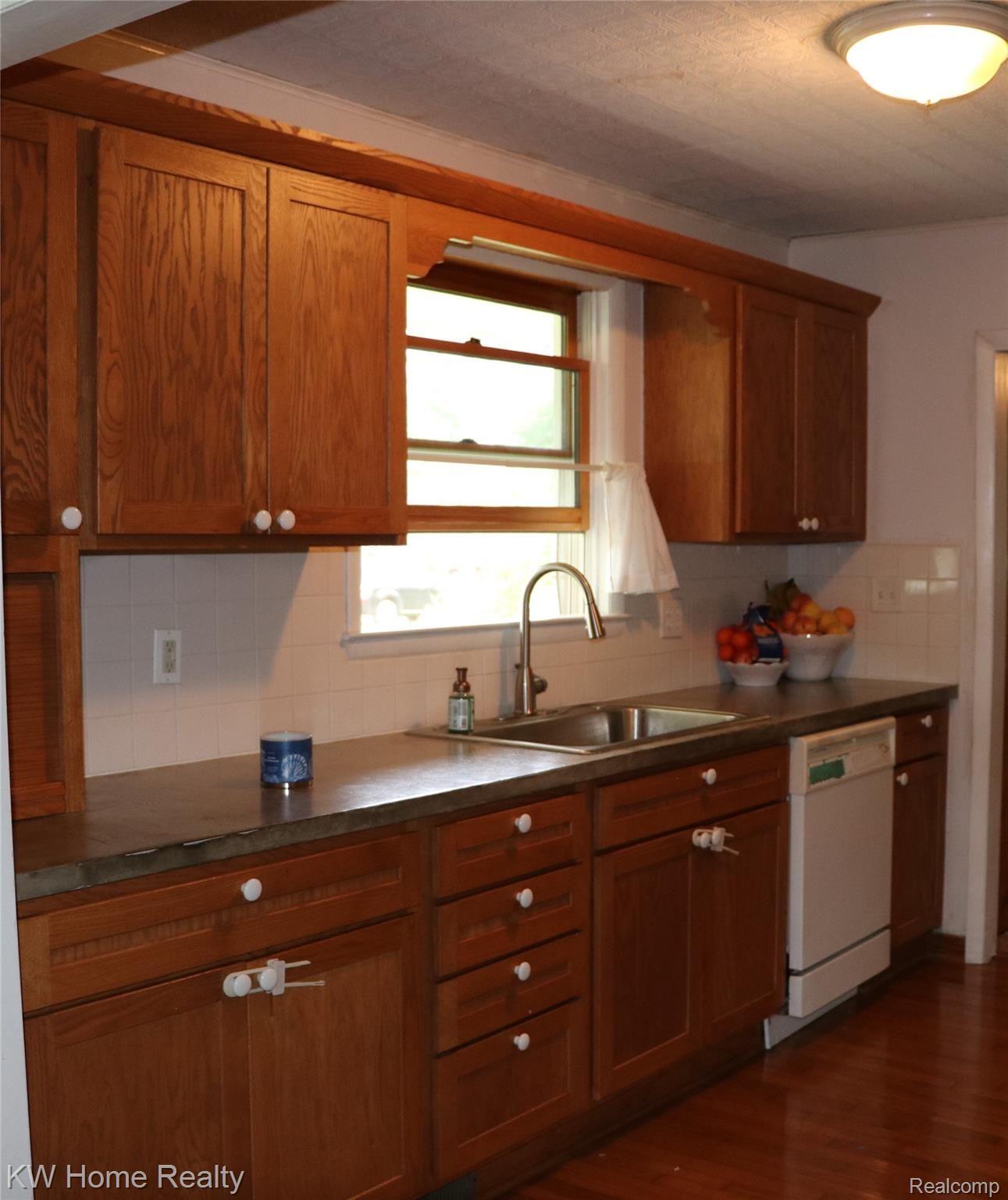 2706 Norton Lawn Street Rochester, MI 48307 - Photo 14 of 29 Kitchen