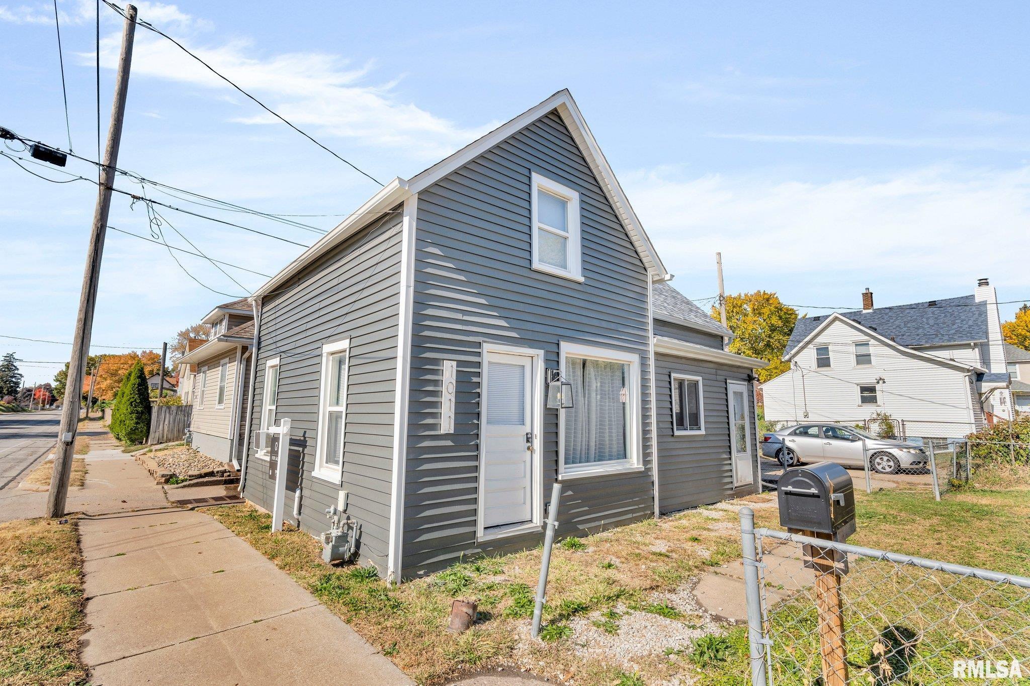 1011 19th Avenue Moline, IL 61265 - Photo 2 of 25