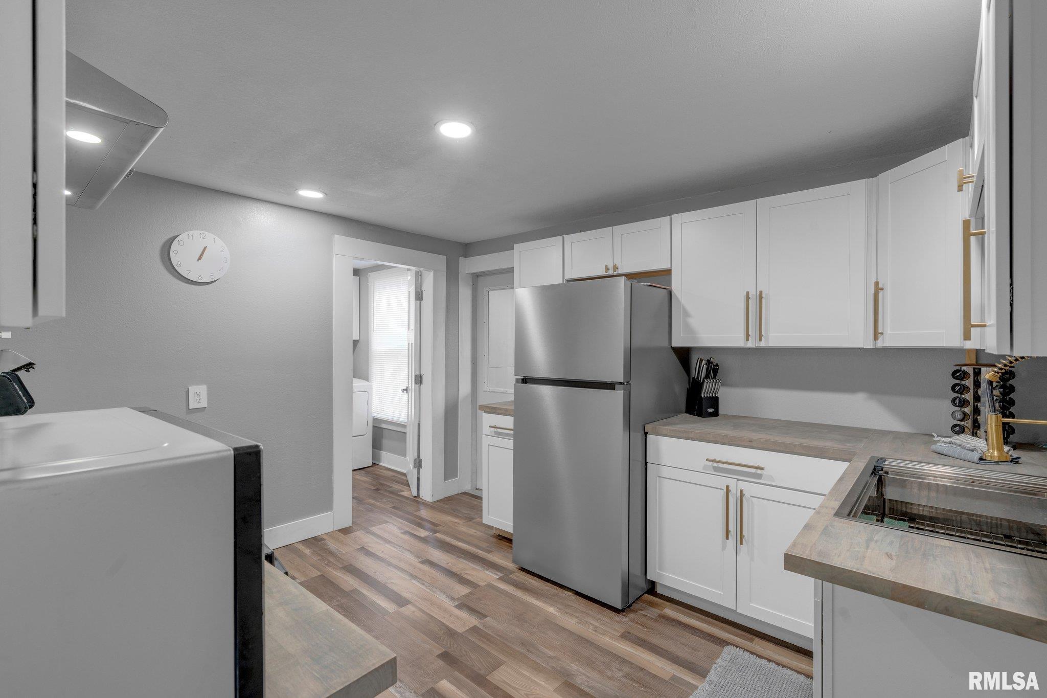 1011 19th Avenue Moline, IL 61265 - Photo 5 of 25