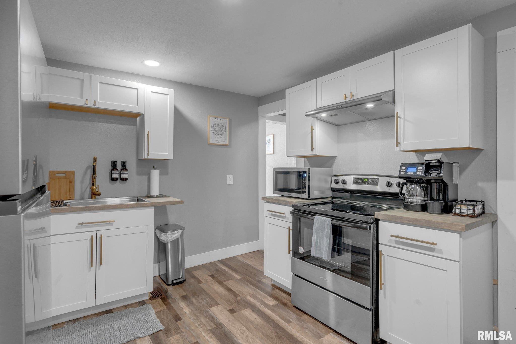 1011 19th Avenue Moline, IL 61265 - Photo 6 of 25