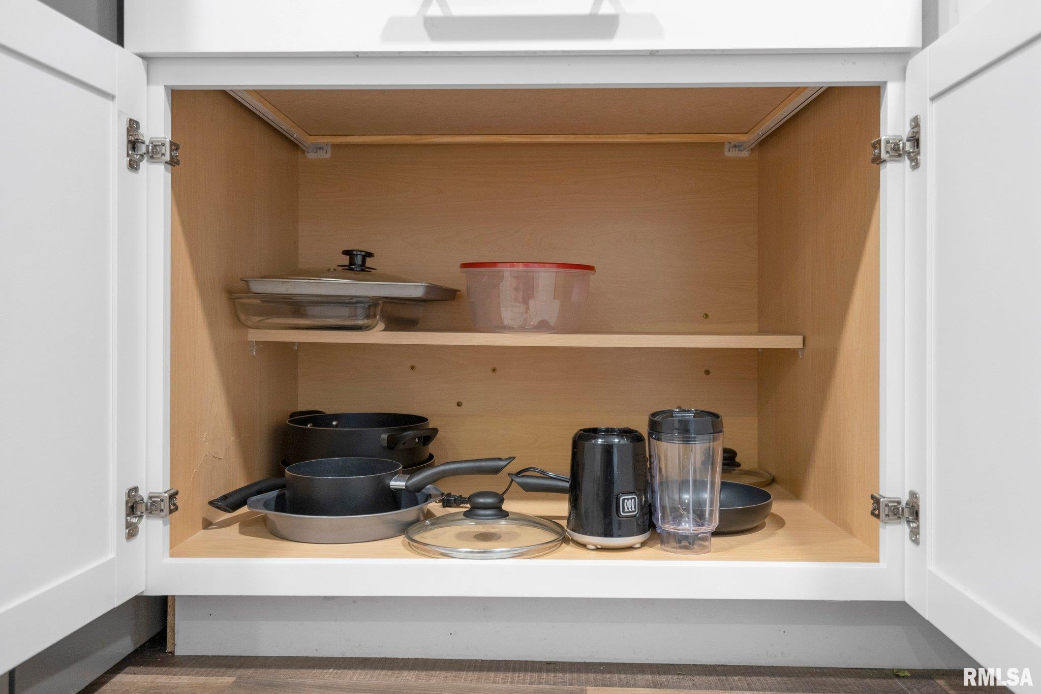 1011 19th Avenue Moline, IL 61265 - Photo 10 of 25