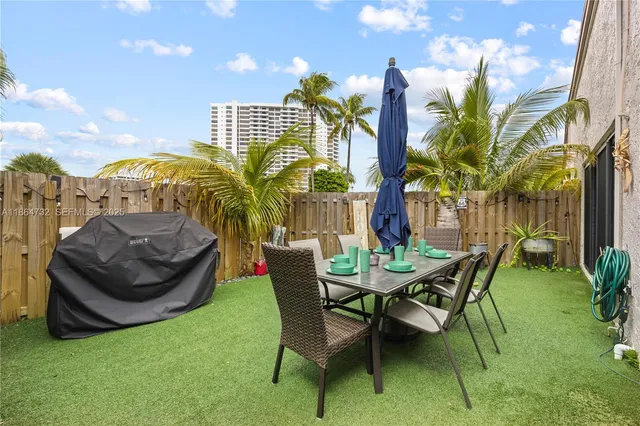 $648,800 | 2731 Parkview Drive South, Hallandale Beach, FL 33009