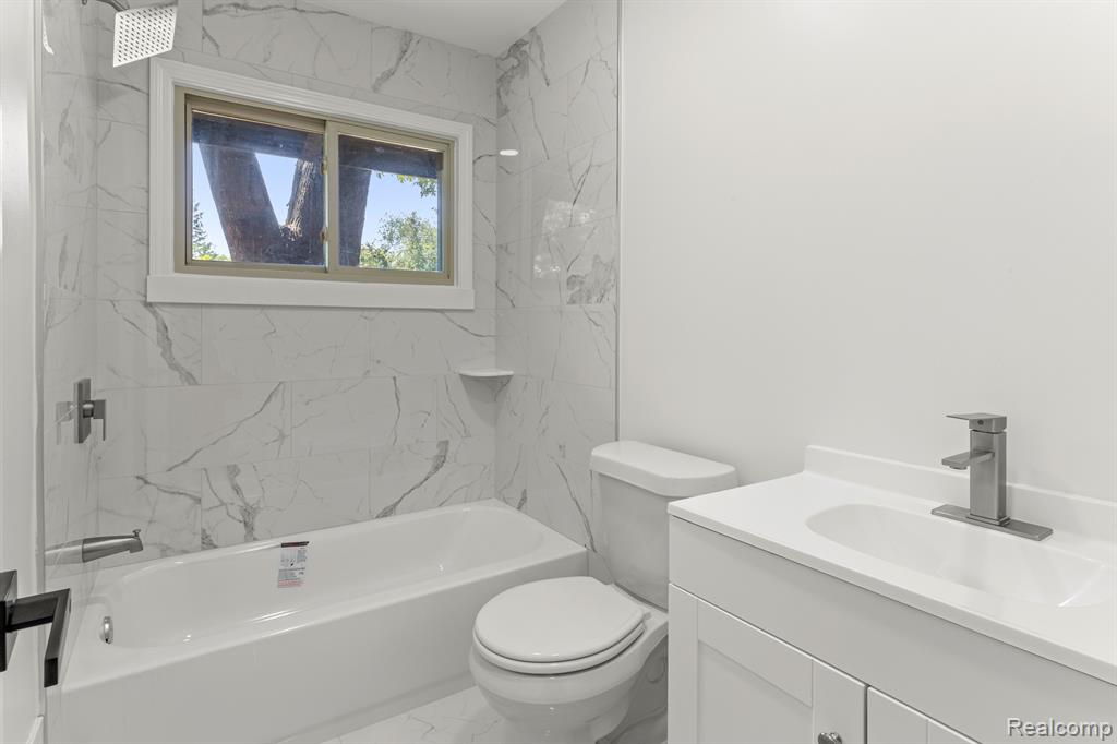 26178 Springfield Drive Farmington Hills, MI 48334 - Photo 18 of 29